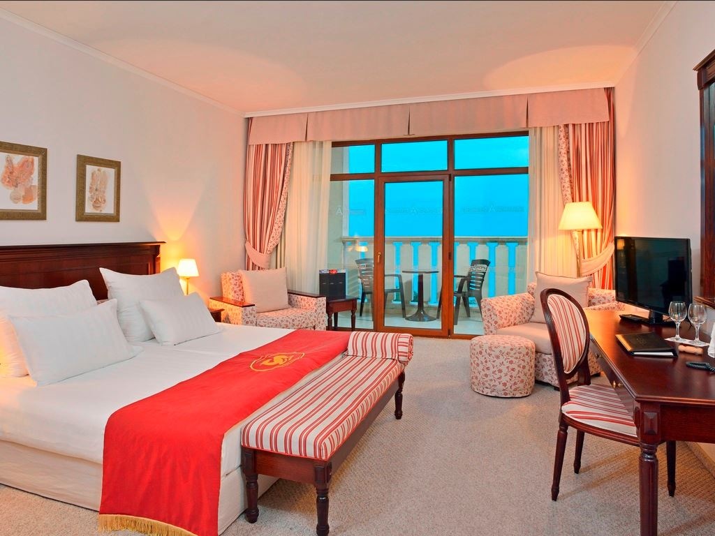 rooms-the-level-sea-view-room