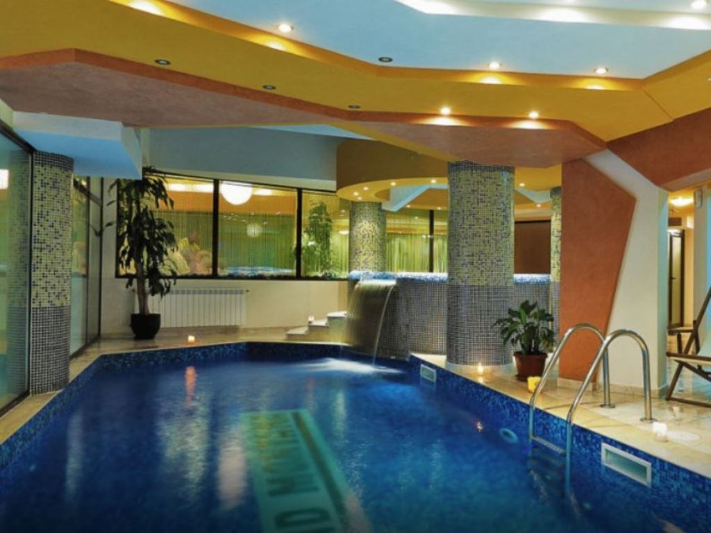 pools-indoor-pool