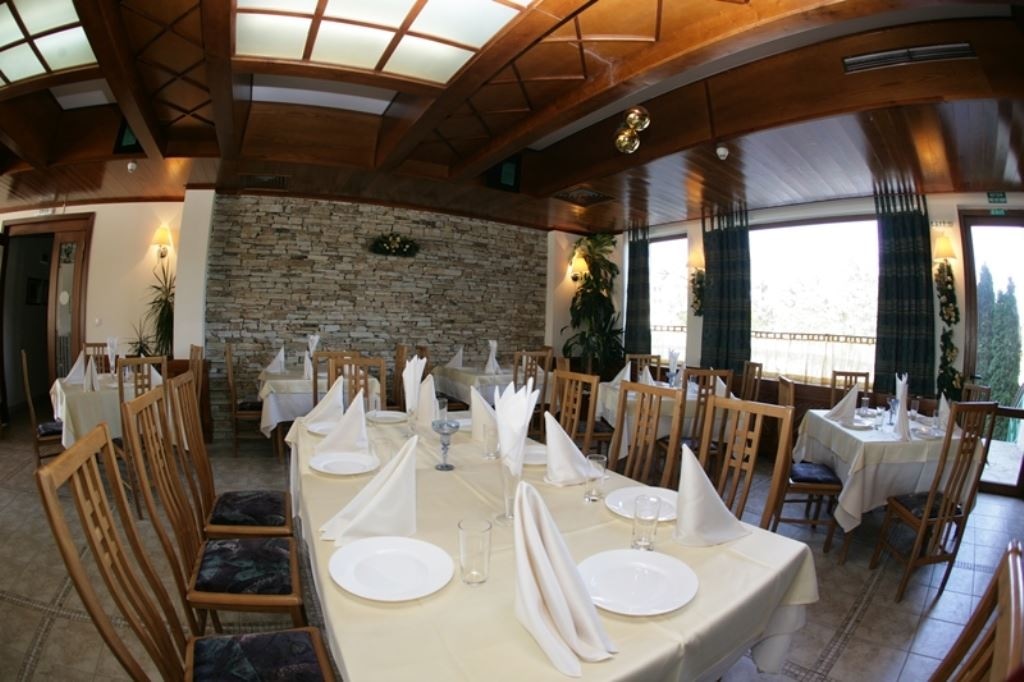 restaurants-restaurant