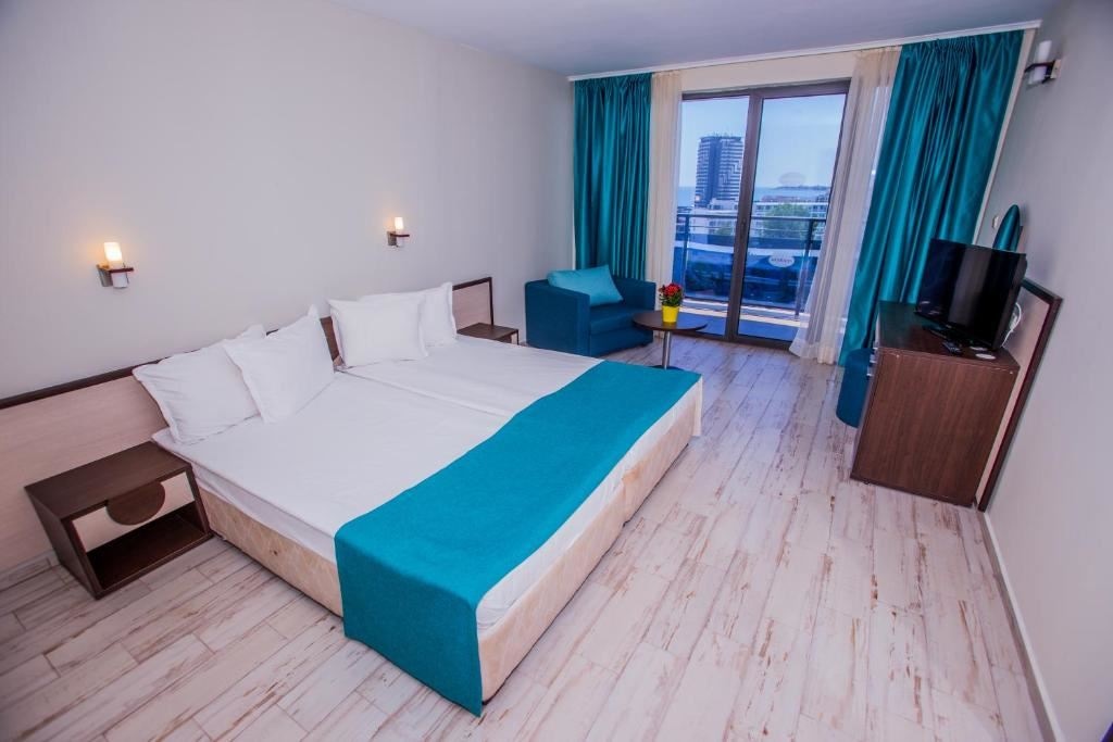 rooms-superior-room