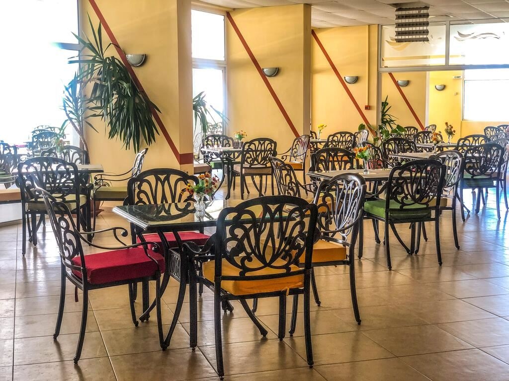 restaurants-restaurants