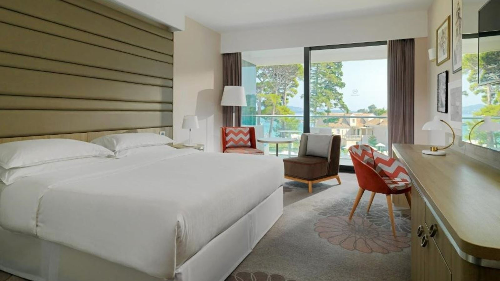 rooms-superior-room-partial-sea-view-balcony