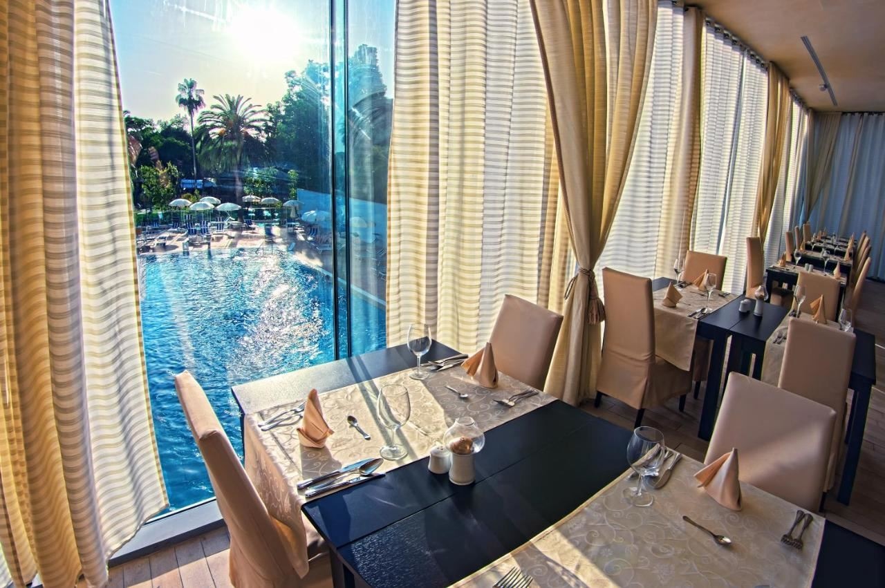 restaurants-restaurants