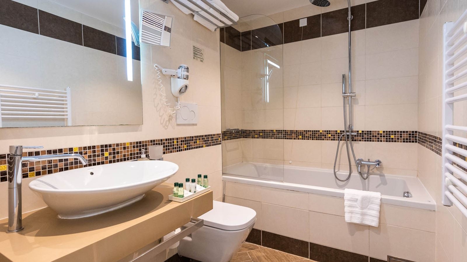 rooms-annex-room-balcony