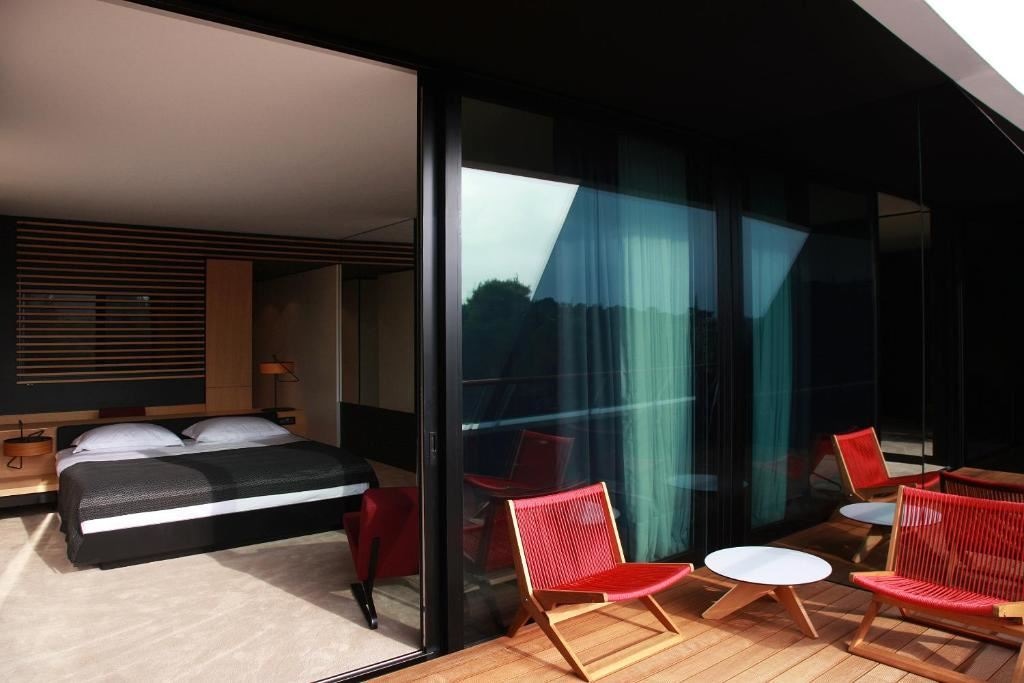 rooms-double-grand-room-park-view-balcony