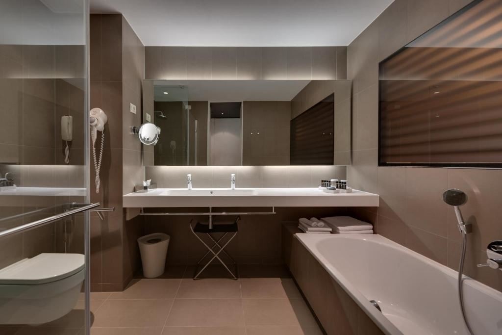 rooms-double-grand-room-park-view-balcony