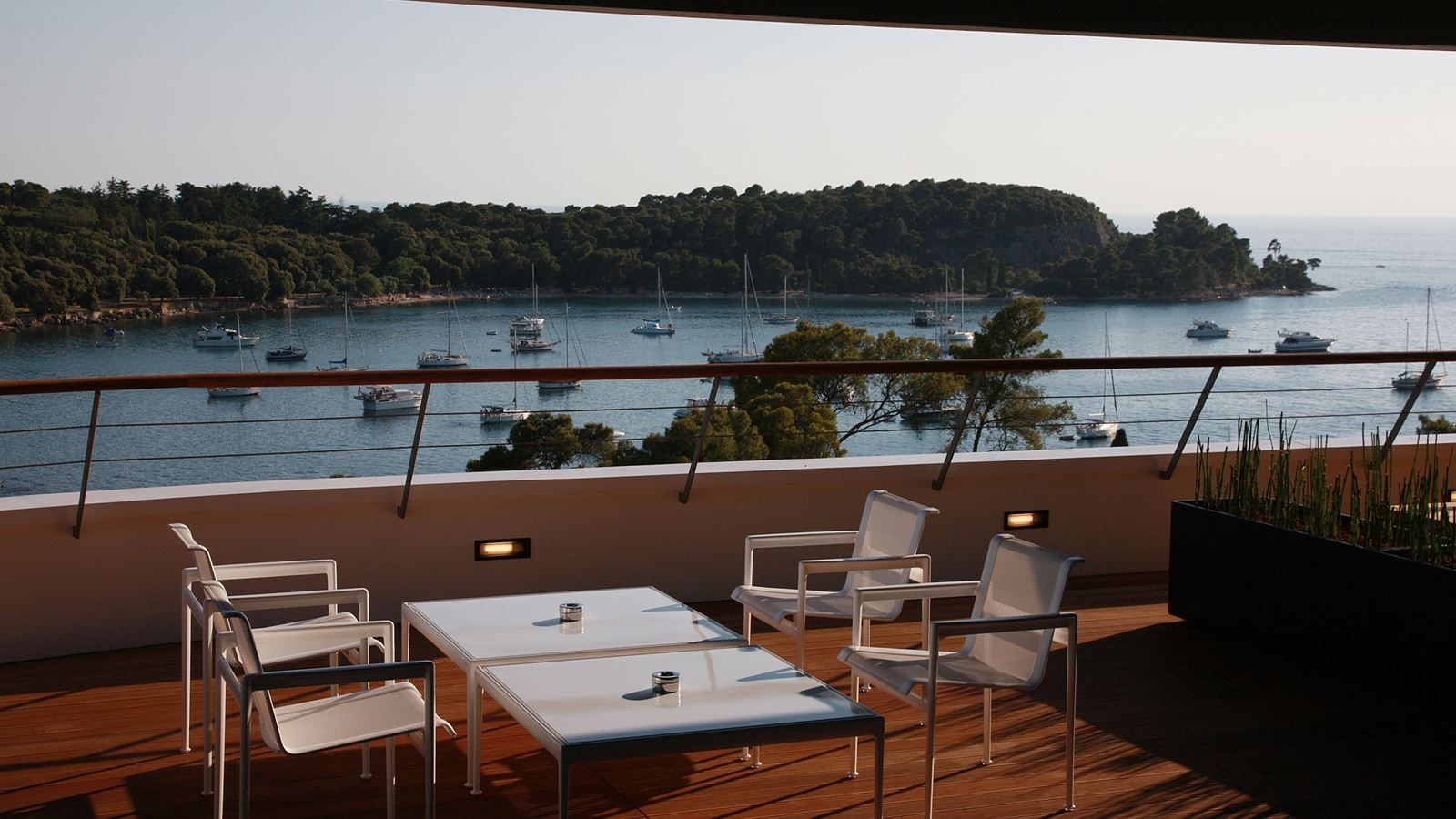 restaurants-restaurant