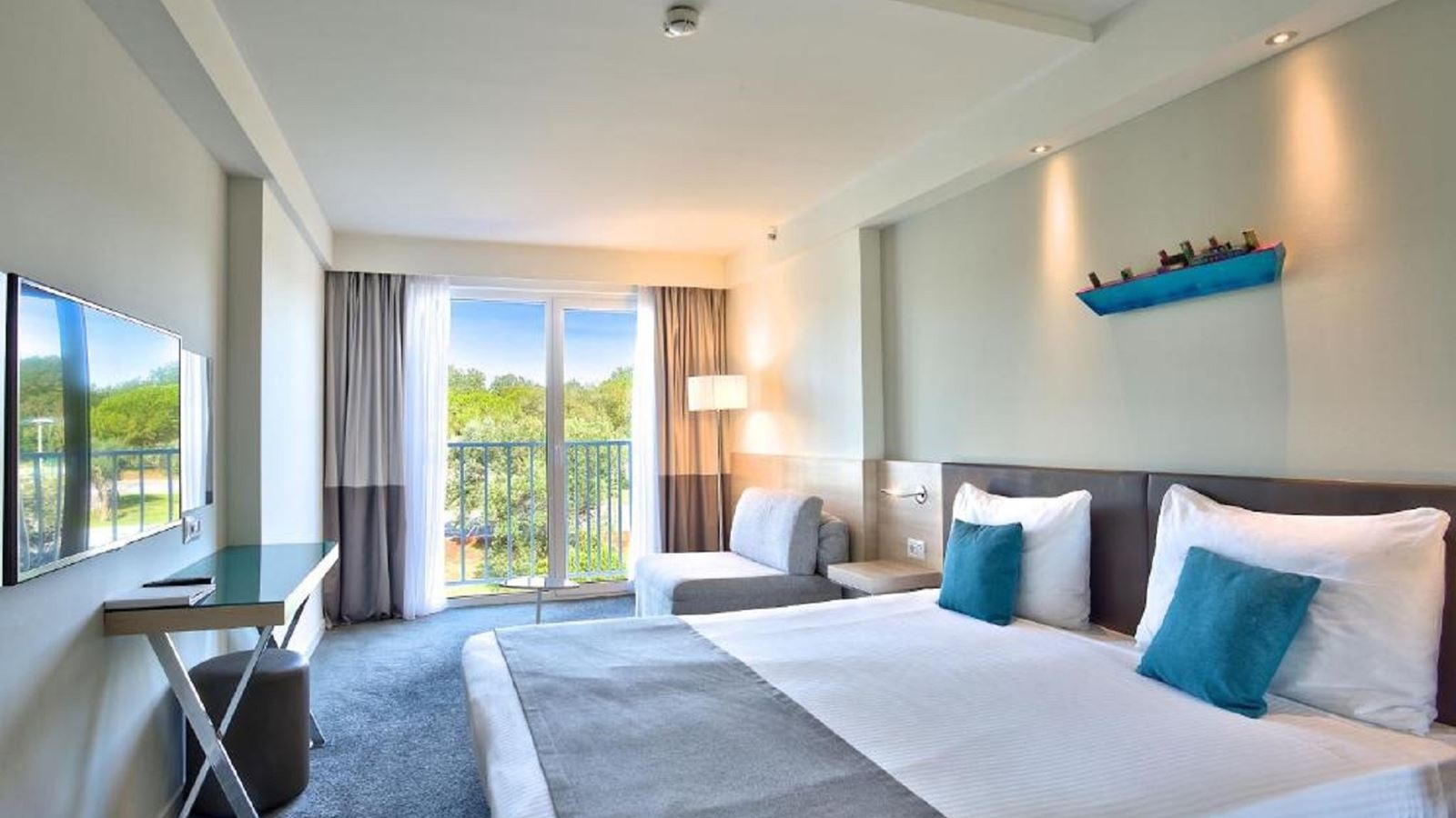 rooms-twin-superior-room-park-view-balcony