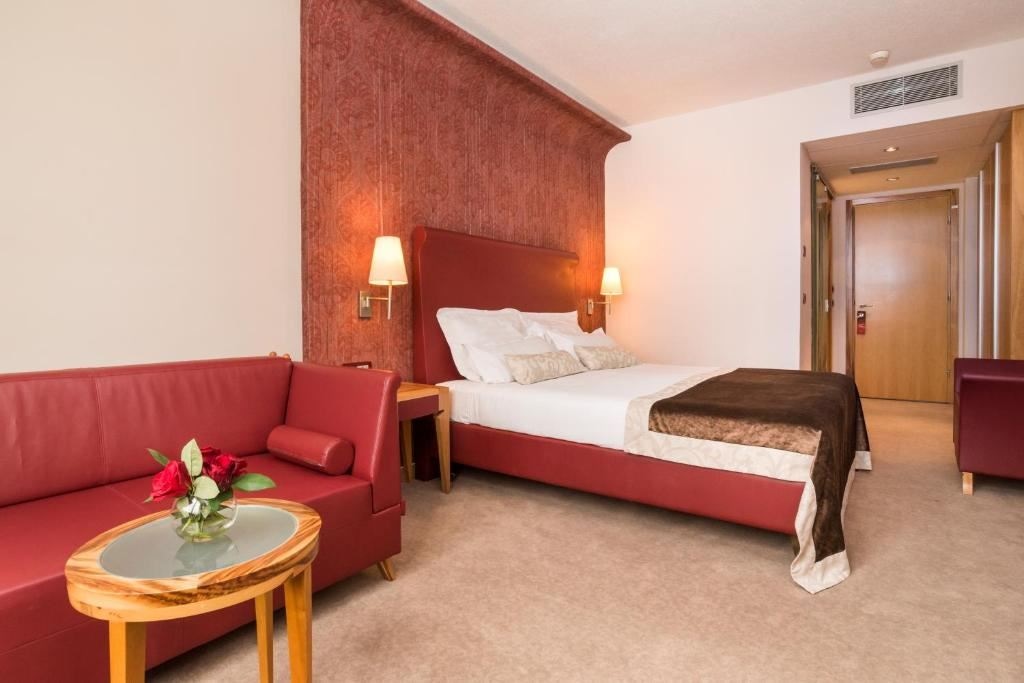 rooms-classic-room-balcony