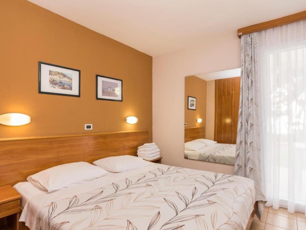 rooms-2-bedroom-superior-apartment-park-view-balcony