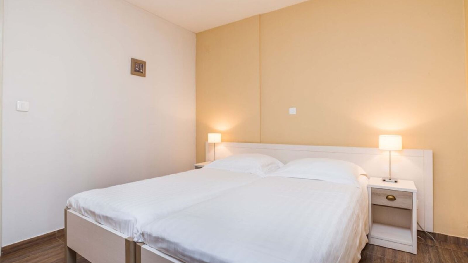 rooms-2-bedroom-superior-apartment-park-view-balcony