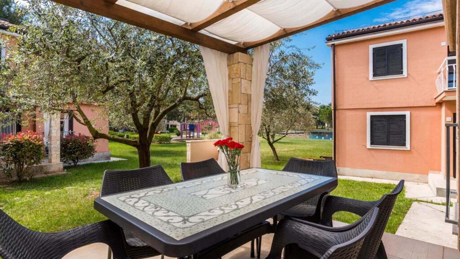 rooms-2-bedroom-superior-apartment-park-view-balcony