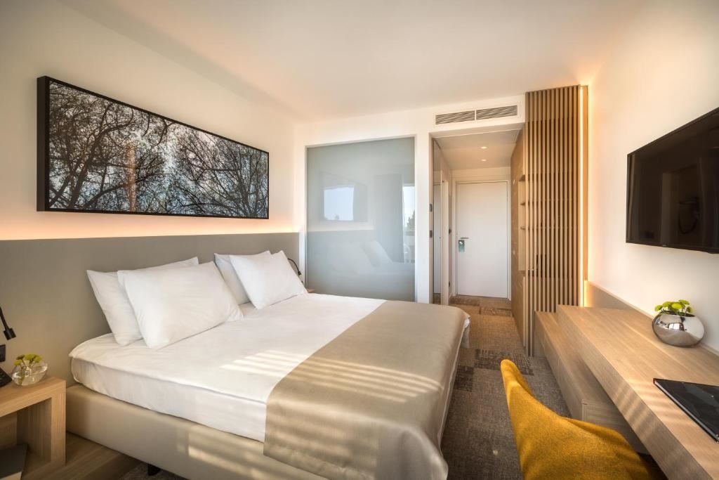 rooms-single-wchild-superior-room-balcony