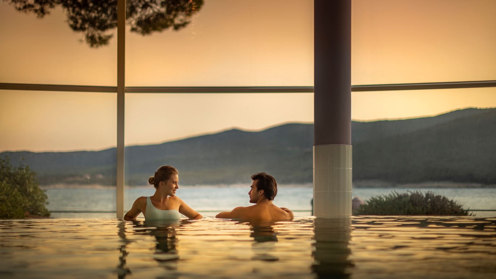 pools-outdoor--indoor-pool