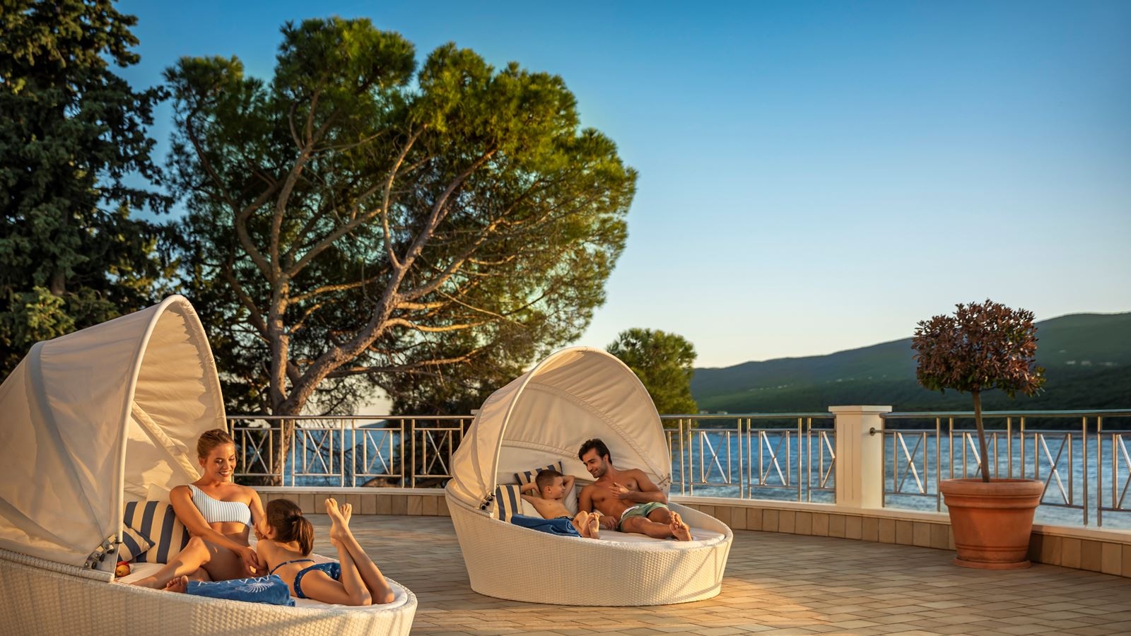 pools-outdoor--indoor-pool