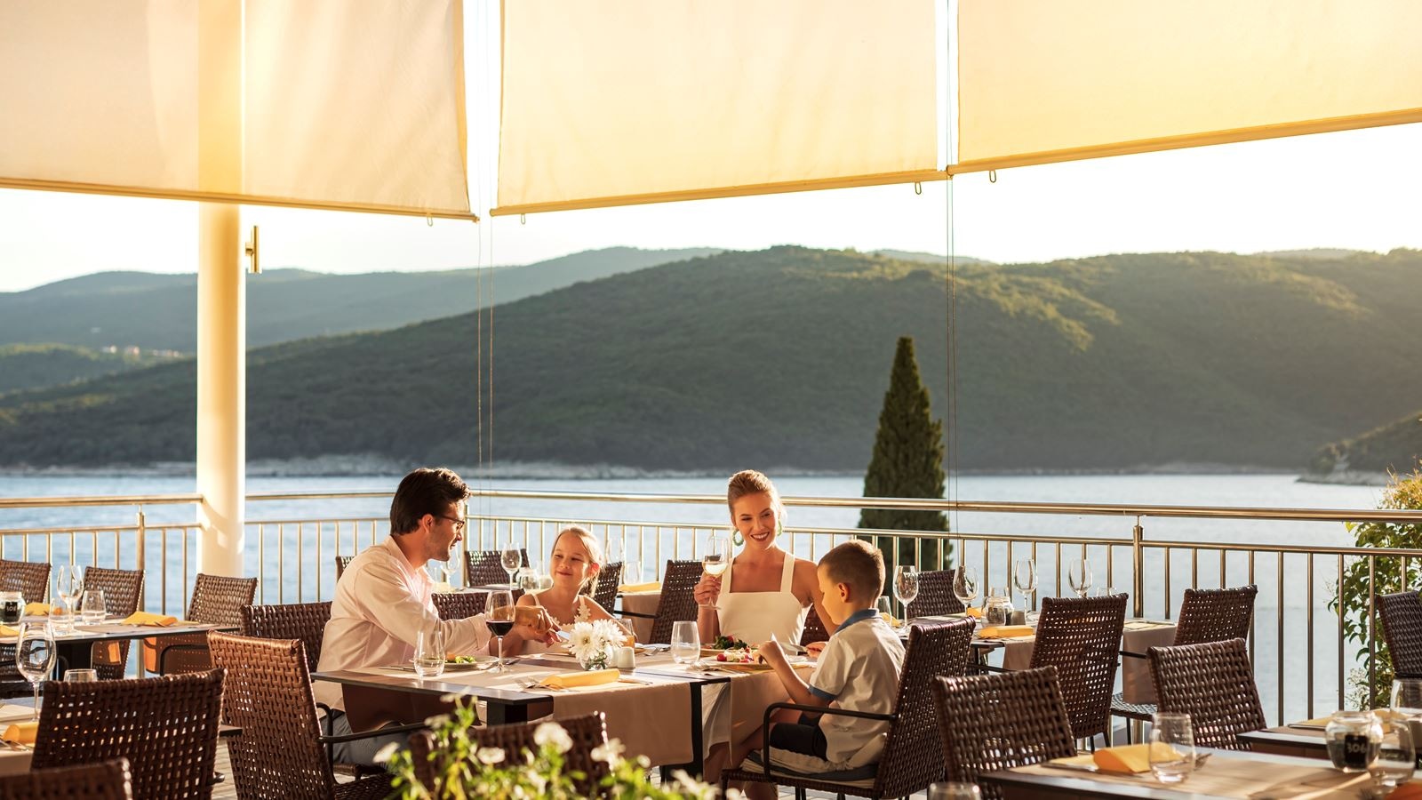 restaurants-restaurant