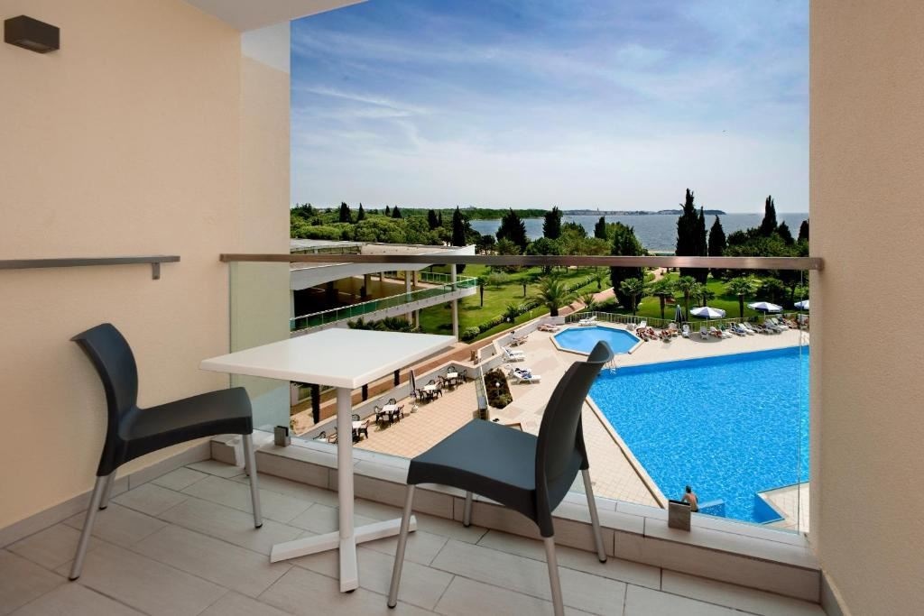 rooms-double-superior-room-seaview-balcony