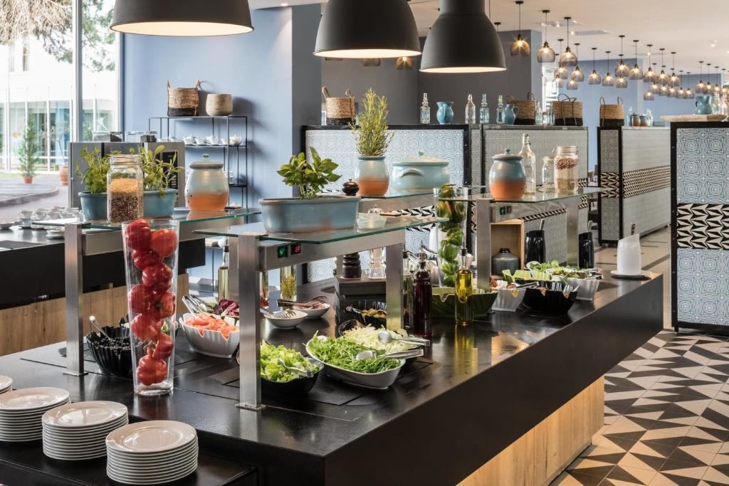 restaurants-restaurants