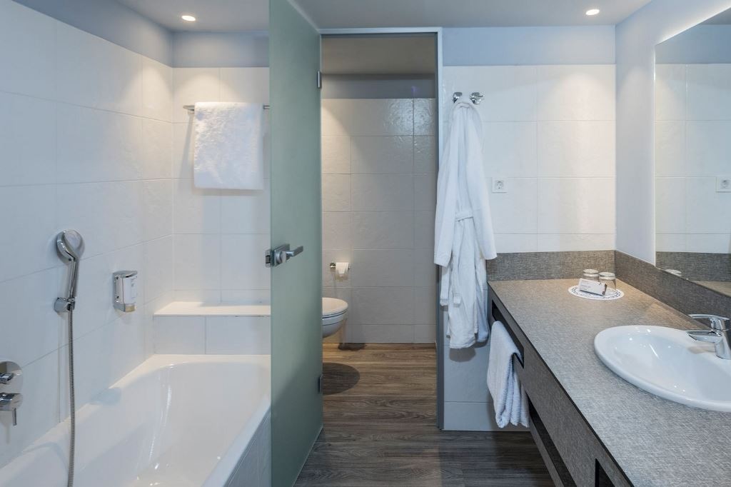 rooms-superior-familysuite-balcony