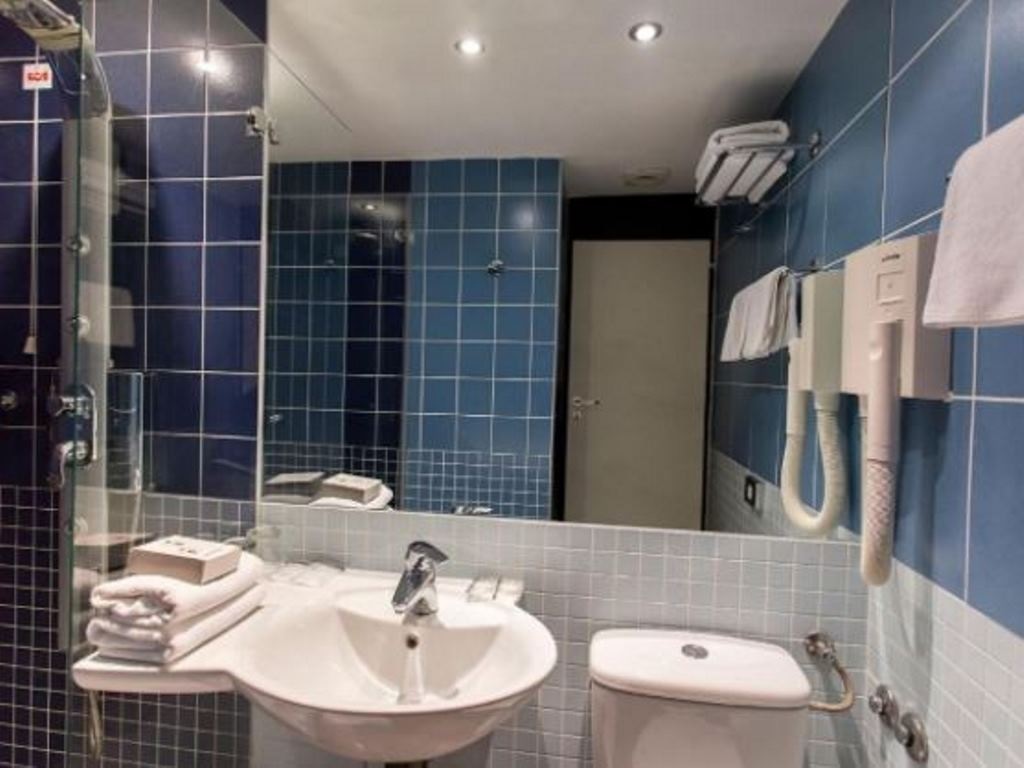 rooms-superior-room-seaview-balcony