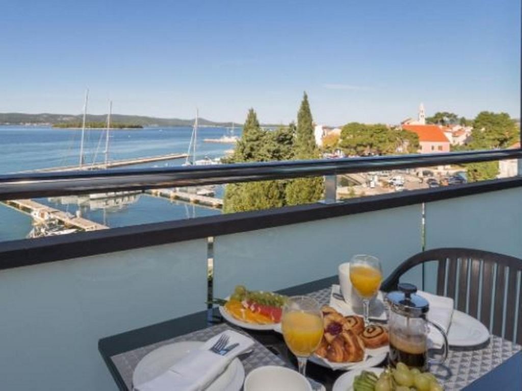 restaurants-restaurant