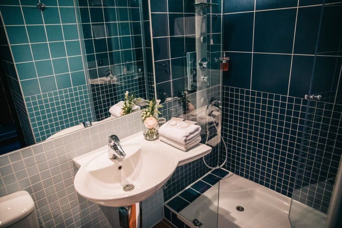 rooms-comfort-room-park-view-balcony