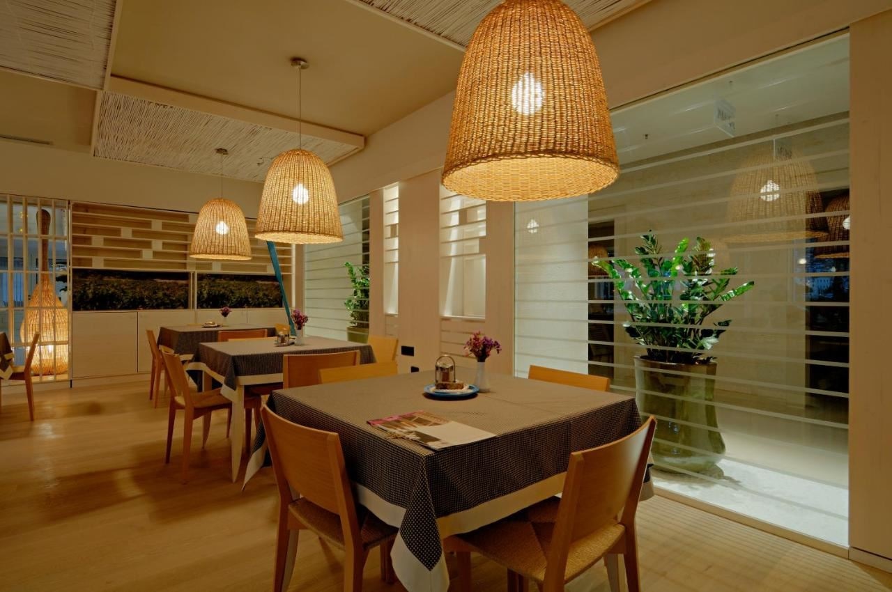 restaurants-restaurants