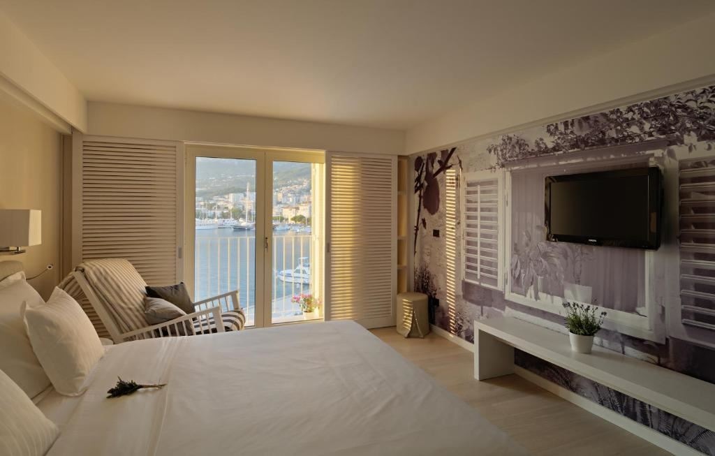 rooms-room-seaview