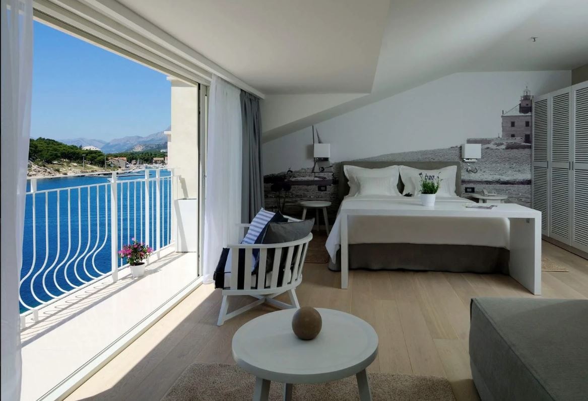 rooms-junior-suite-seaview-