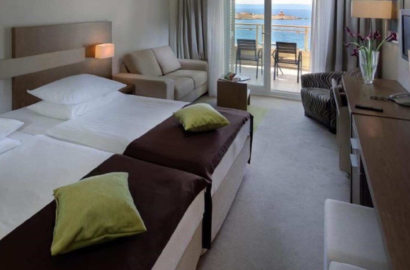 rooms-superior-room-seaview-balcony-or-terrace