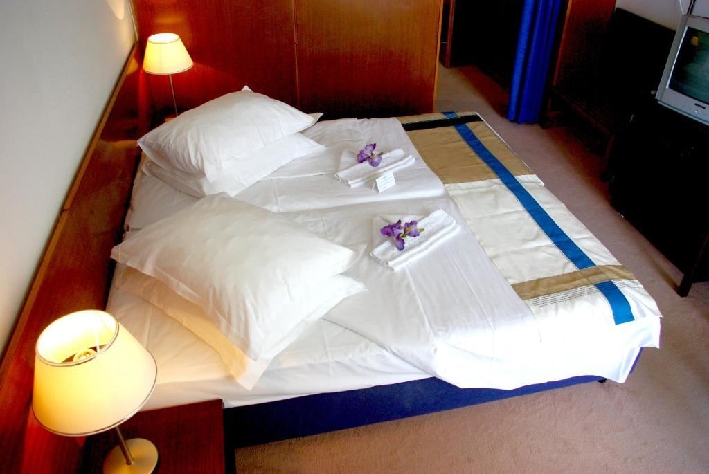 rooms-superior-room-balcony