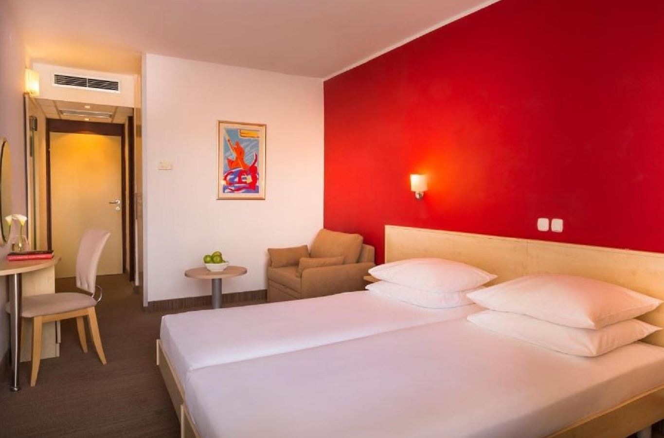 rooms-triple-superior-room-seaside-balcony