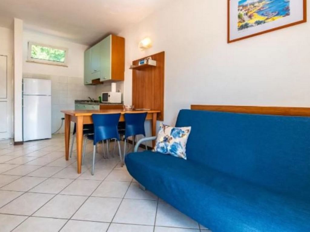 rooms-1-bedroom-apartment-balcony-or-terrace