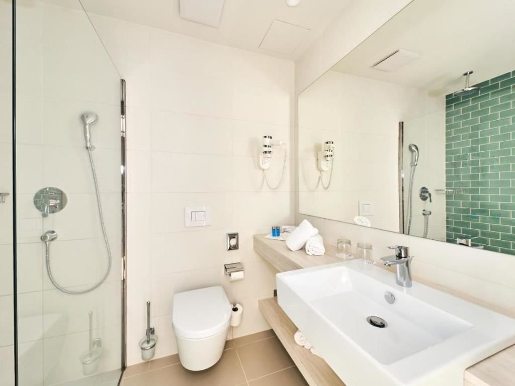 rooms-single-wchild-superior-room-balcony