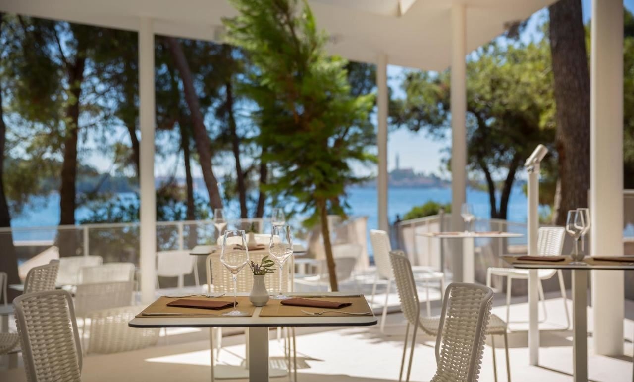 restaurants-restaurant