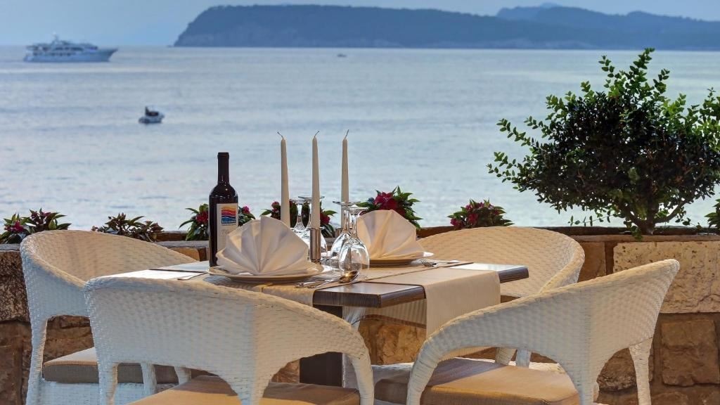 restaurants-restaurants