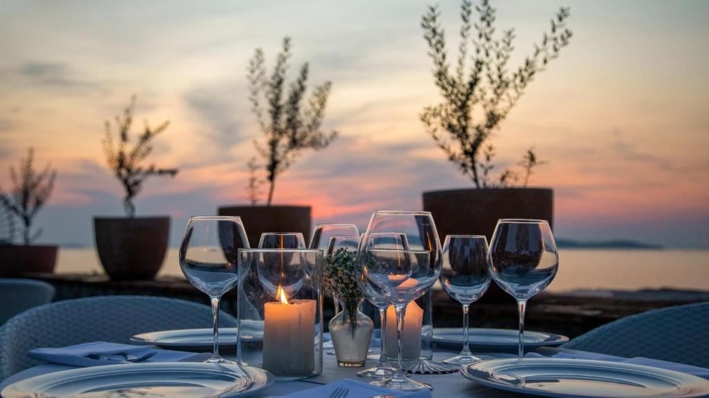 restaurants-restaurants