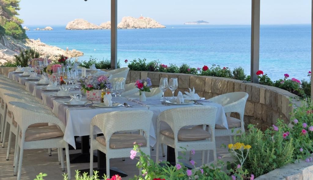 restaurants-restaurants