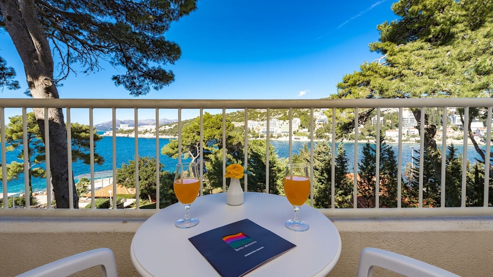 rooms-double-standard-room-seaview-balcony