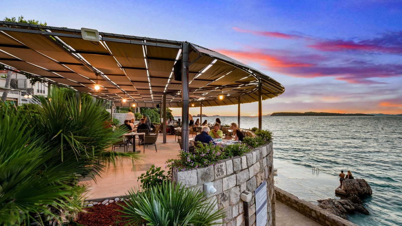 restaurants-restaurant