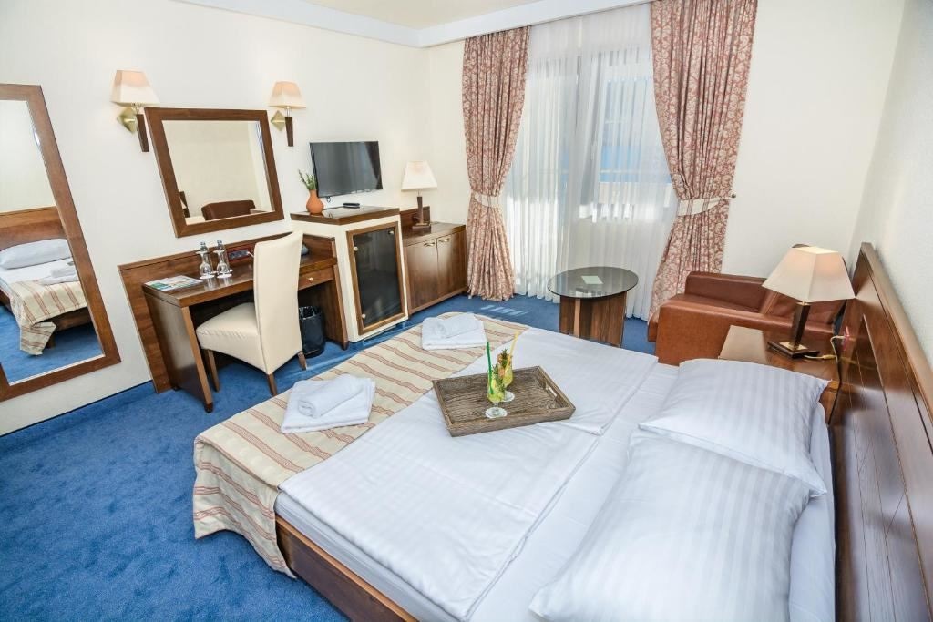 rooms-double-standard-room-balcony