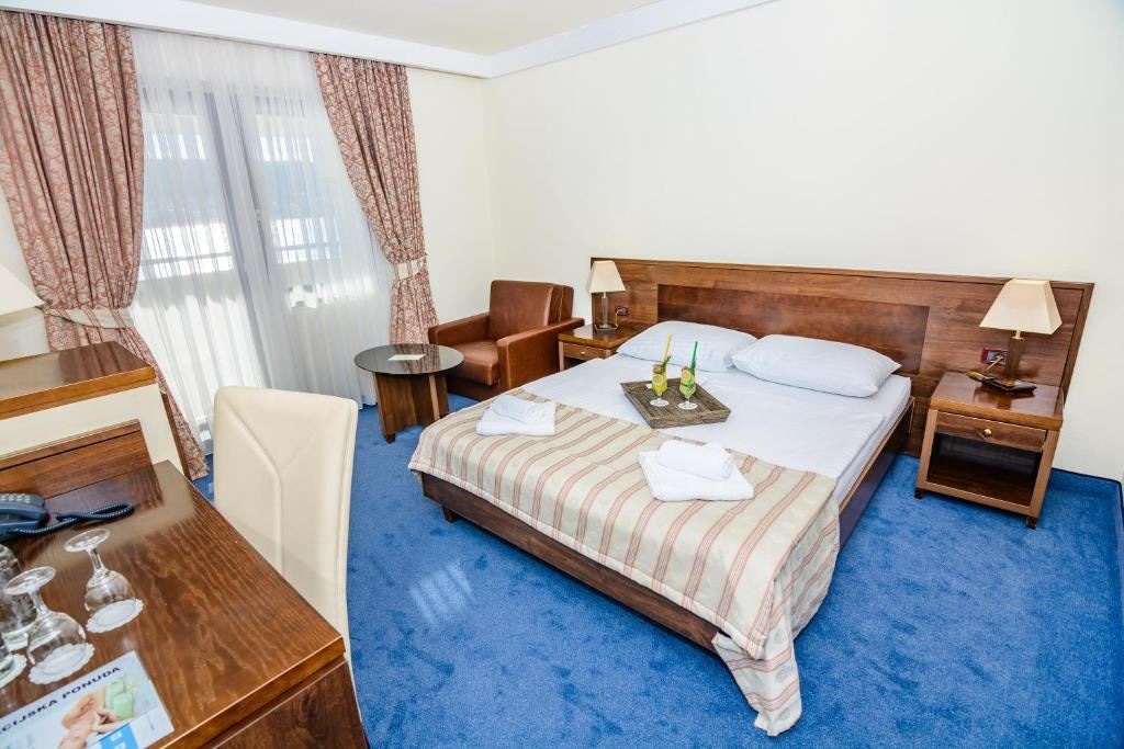 rooms-double-standard-room-balcony