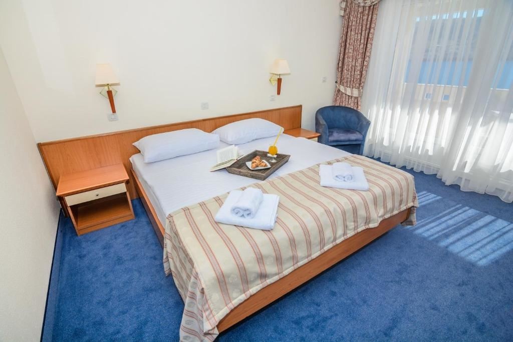 rooms-double-superior-room-seaview-balcony