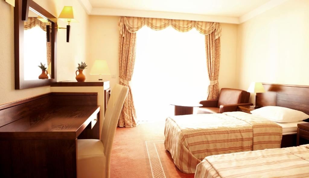 rooms-double-superior-room-seaview-balcony