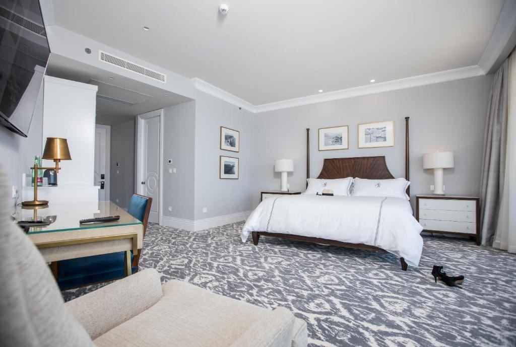 rooms-double-deluxe-room-balcony