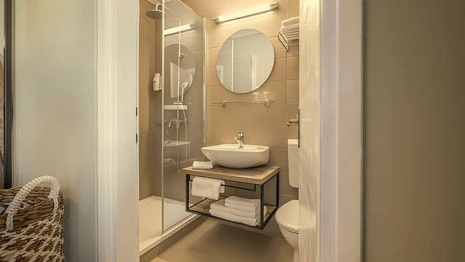 rooms-room-park-view-balcony