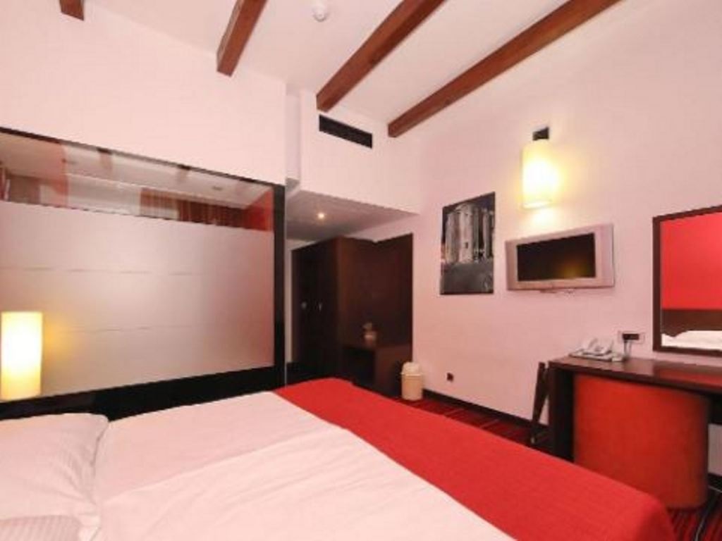 rooms-comfort-room-park-view