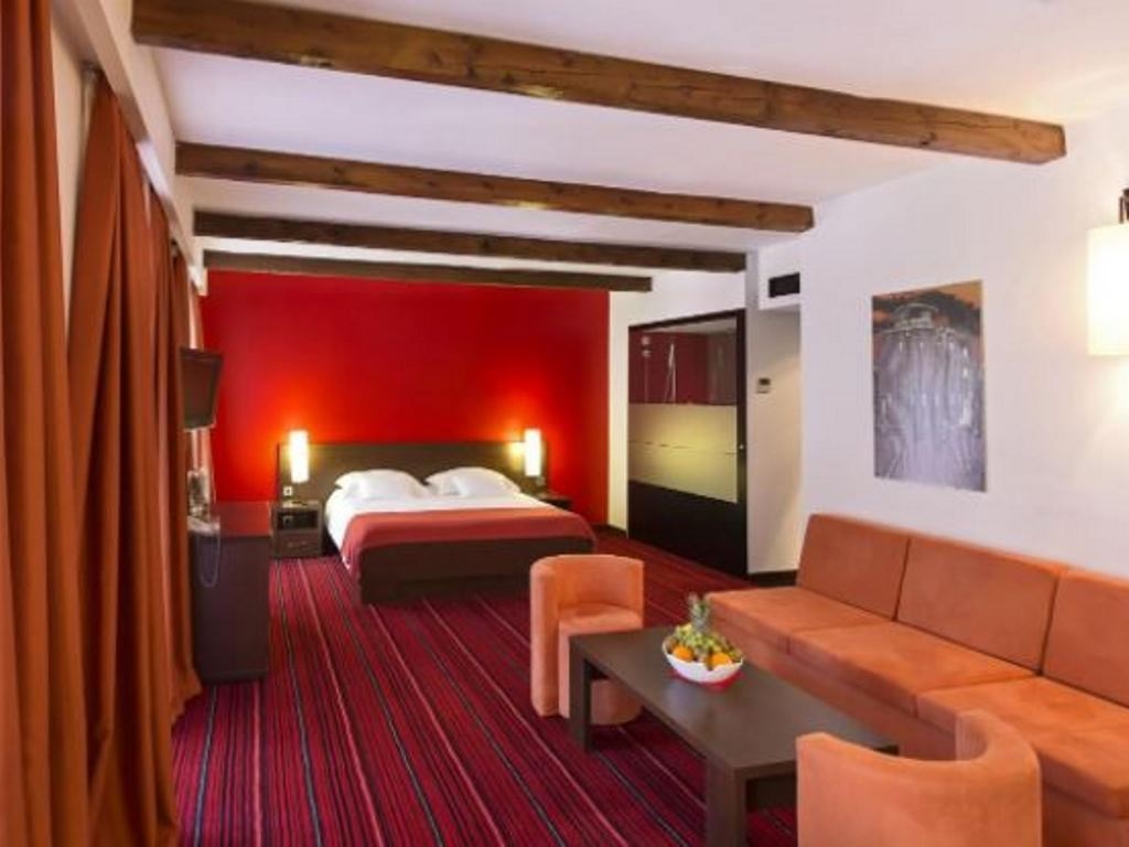 rooms-superior-room-frenchbalcony