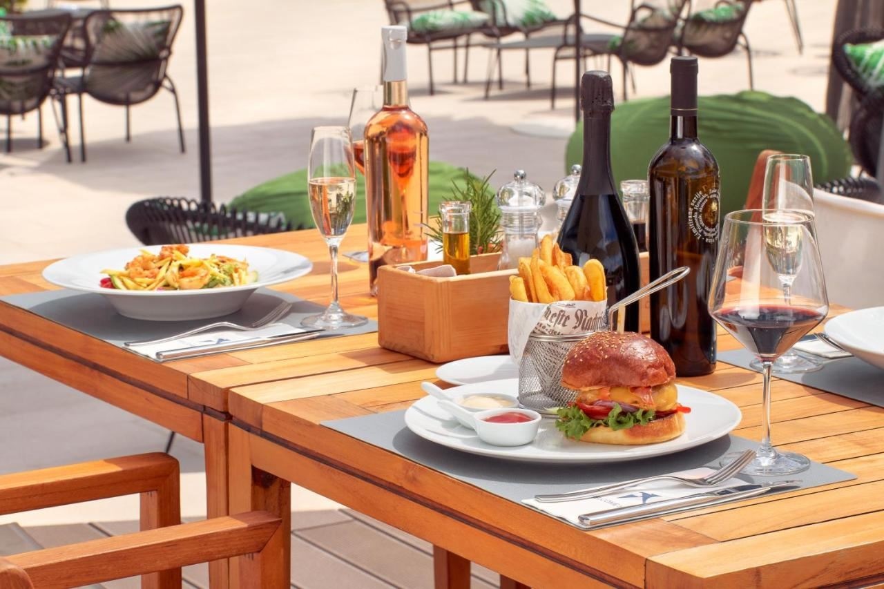 restaurants-restaurants