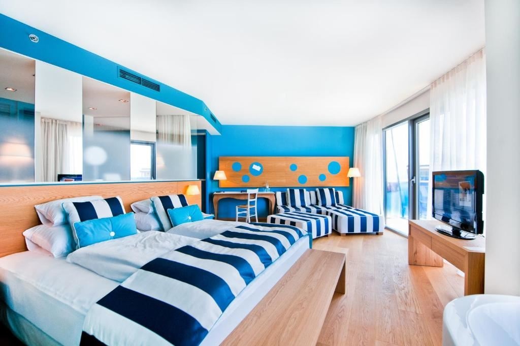 rooms-juniorsuite-seaside-balcony